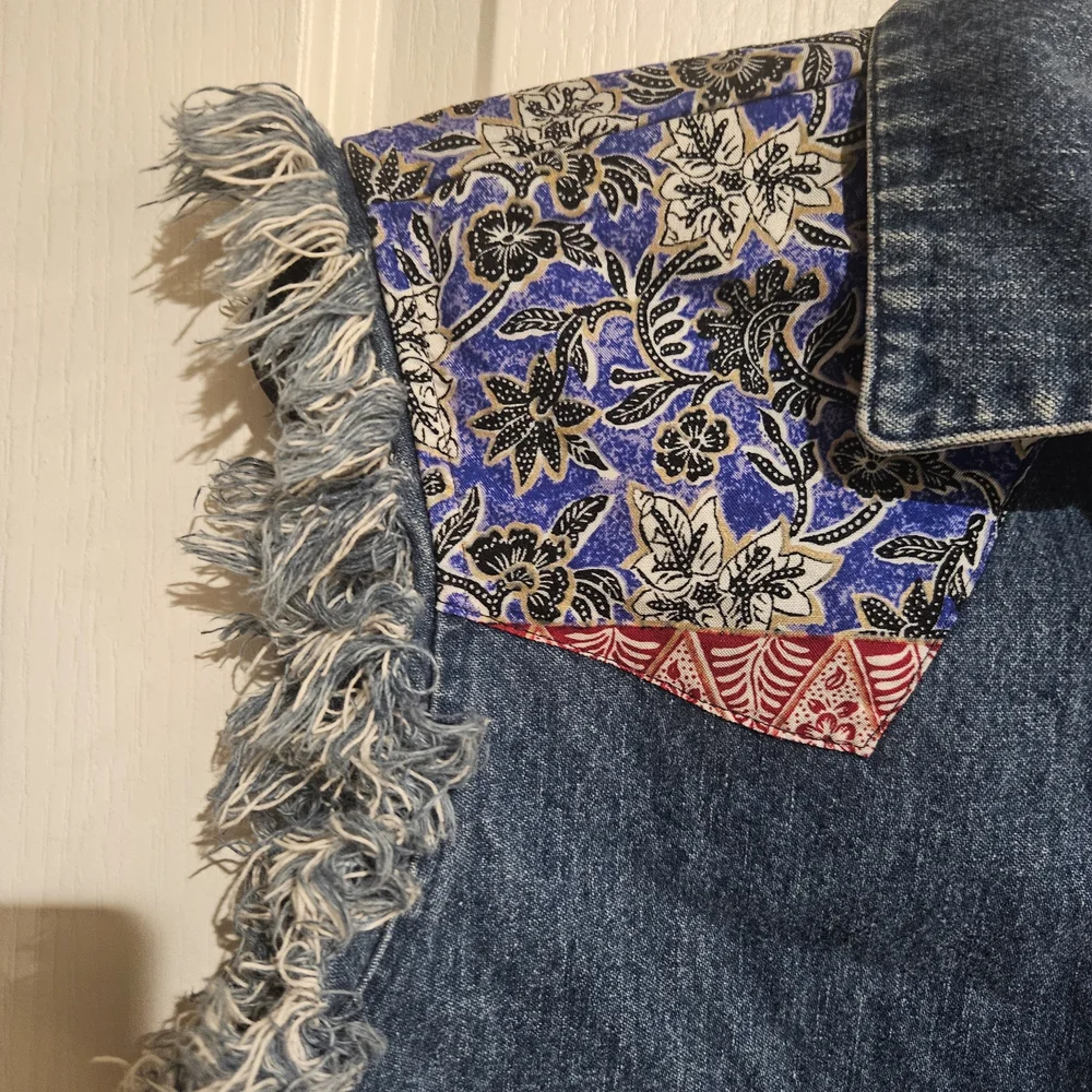 ROUGHRIDER Vintage 90s Denim Button Up Crop Top with Frayed Sleeves Womens SZ M - Picture 5 of 8
